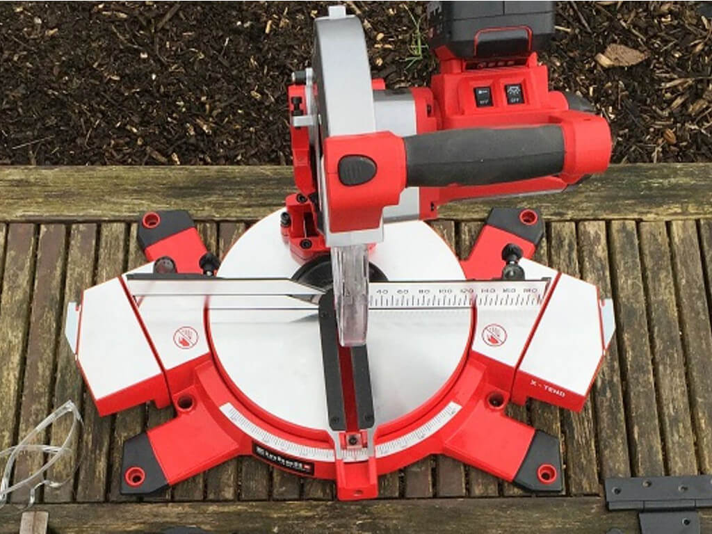 A circular saw