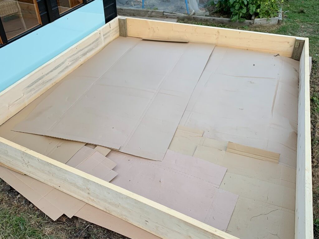 Picture of the whole frame of the bed.
