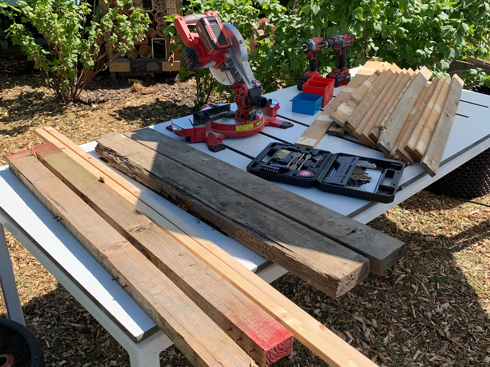 Einhell products & materials that are being used for building a herb planter. 