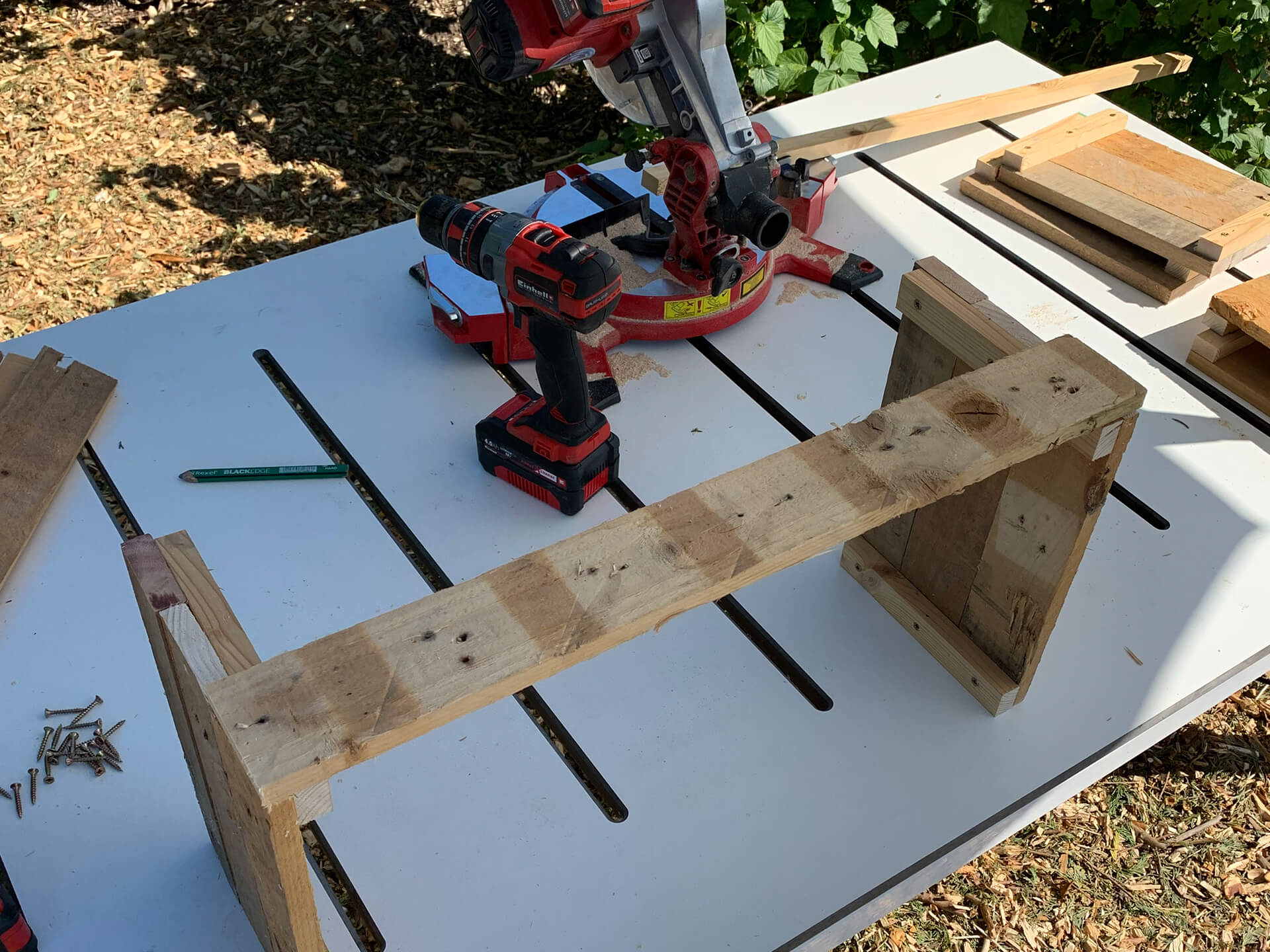 Basic framework of the herb planter. 