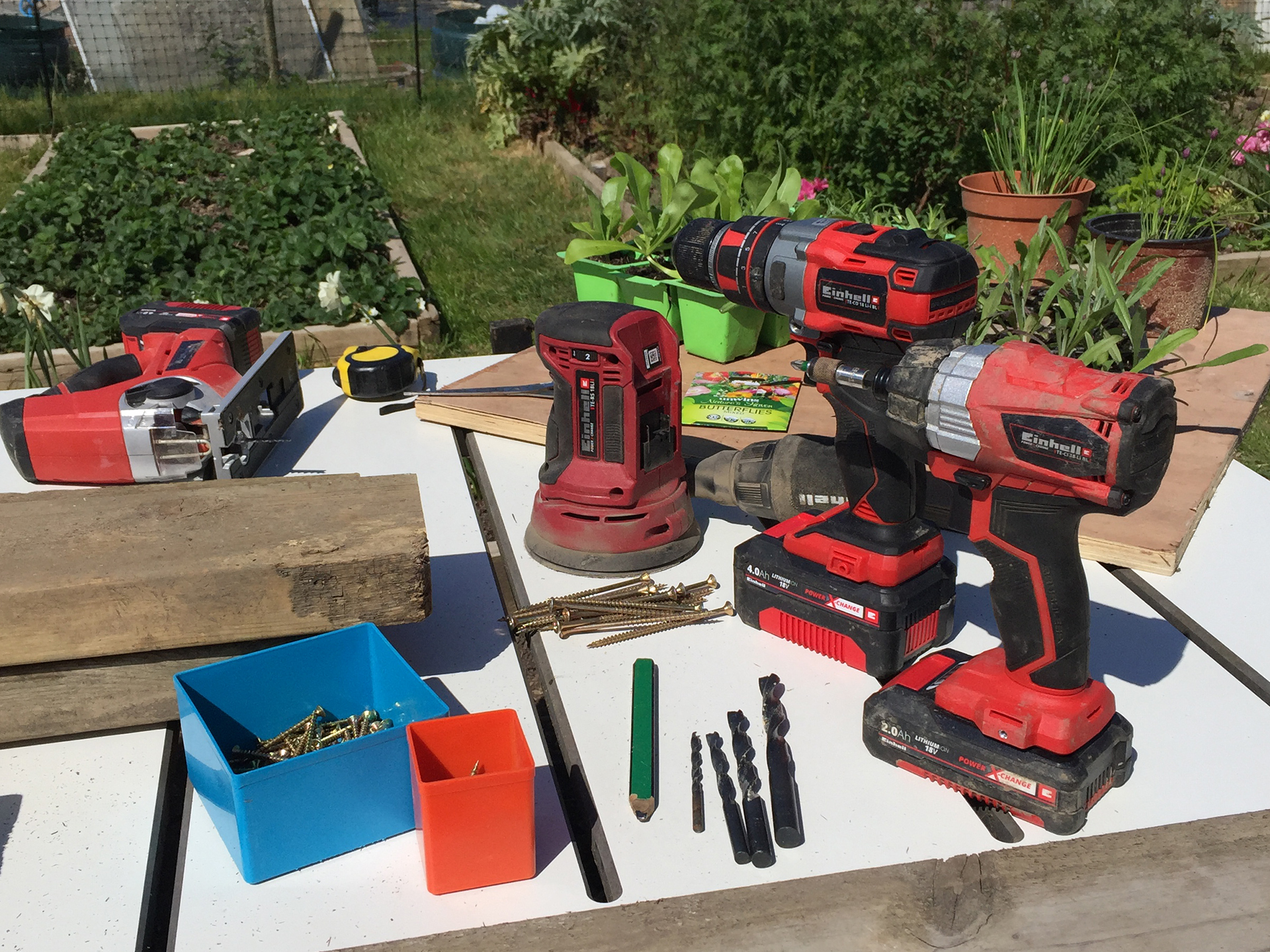 Einhell products & materials that are used for building the wildlife home. 