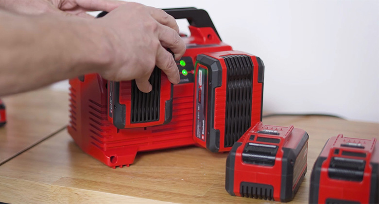 Einhell Power X-Quattrocharger 4 A